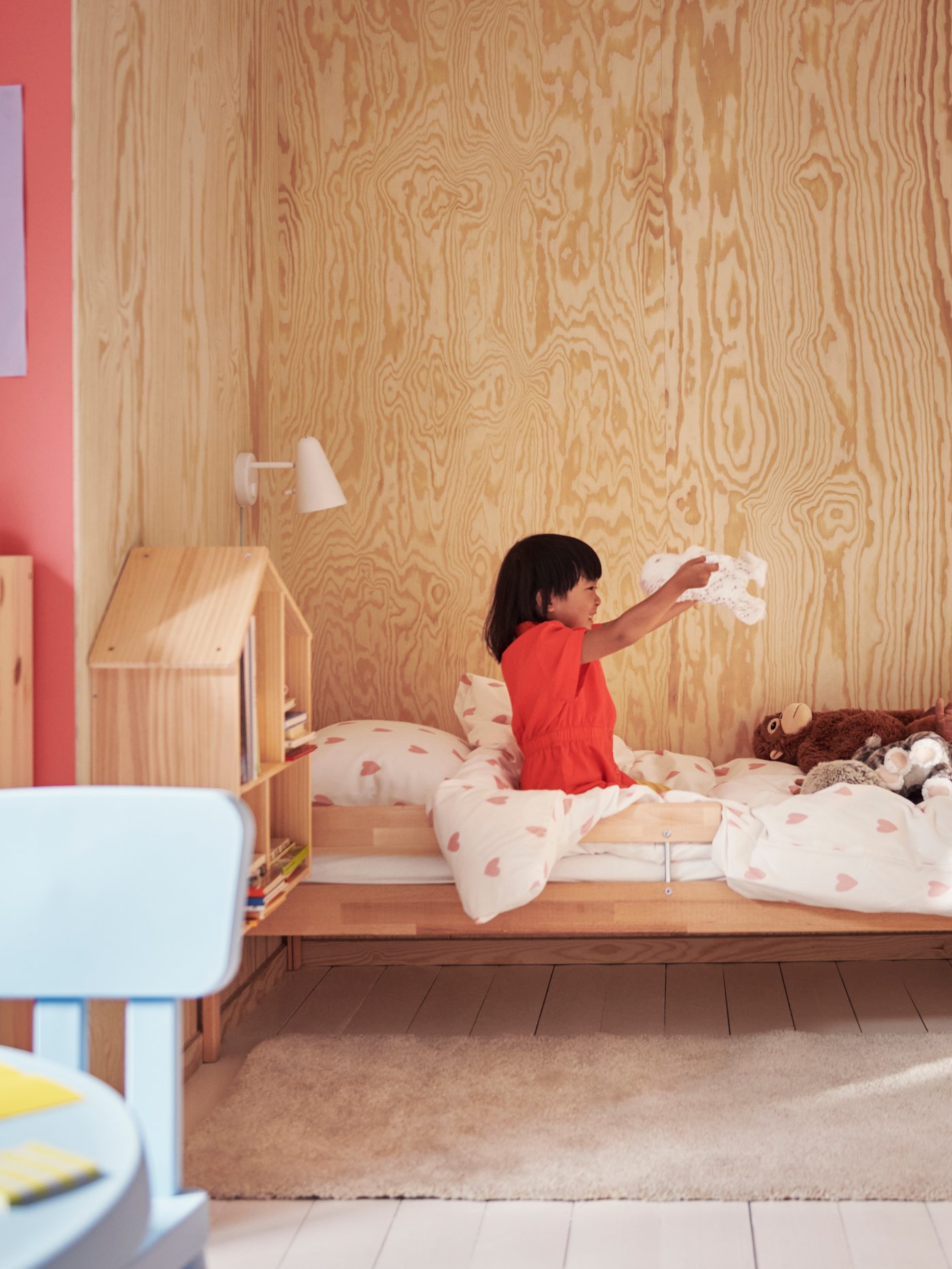 Ein mitwachsendes Kinderbett aus unserer SNIGLAR Serie.