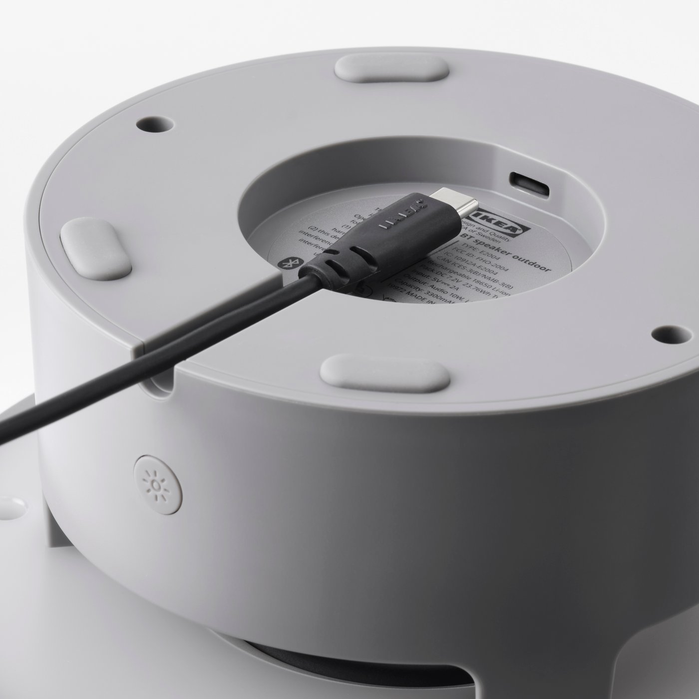 An outdoor/grey VAPPEBY bluetooth speaker lamp