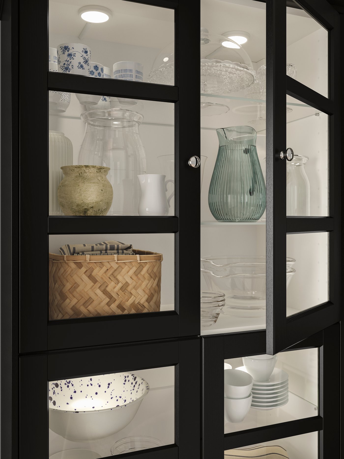 A clear glass VARDAGEN bowl in the kitchen