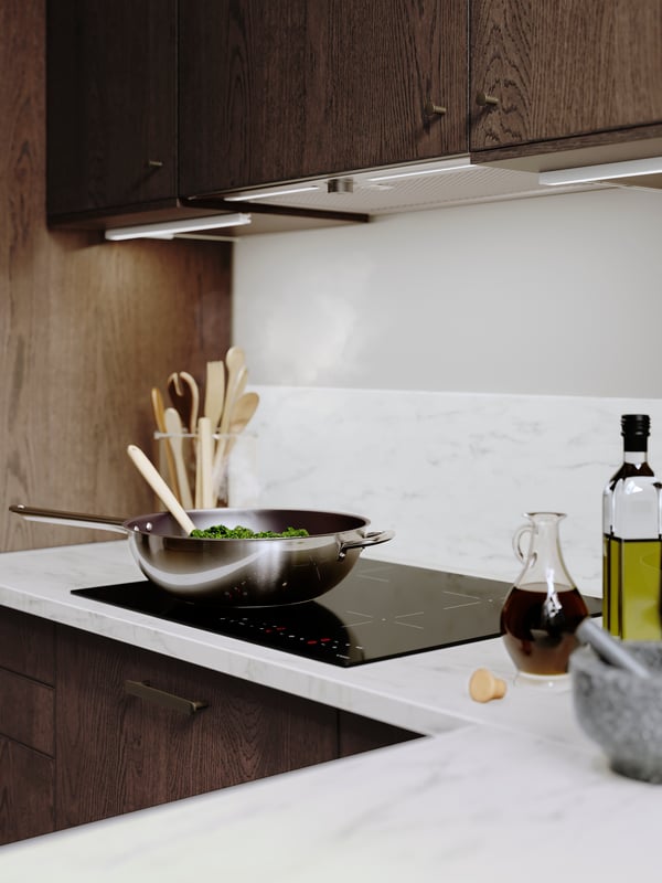 Černá indukční varná deska MATMÄSSIG ze série IKEA 300