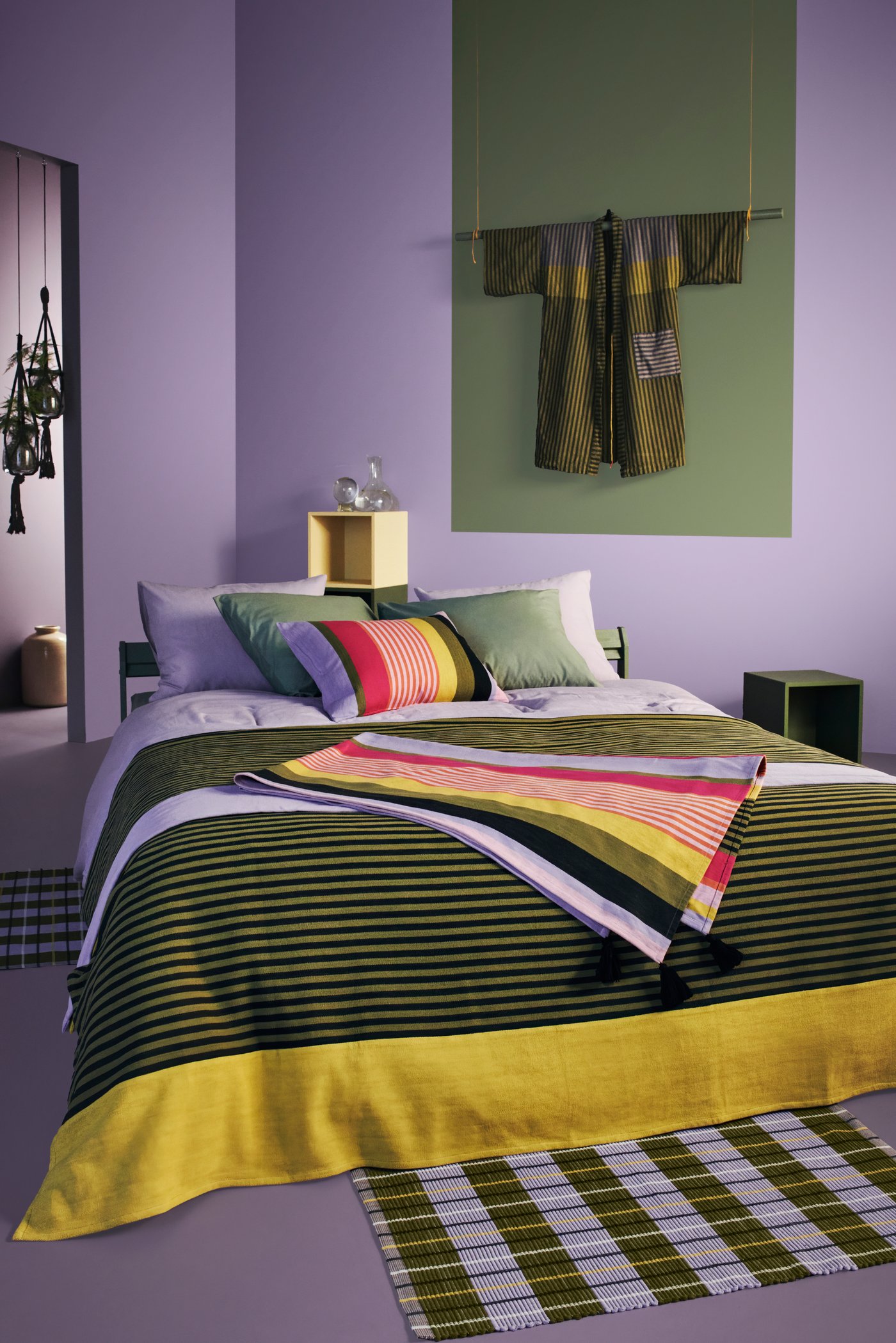 Even more retro colours with the vibrant MÄVINN collection.