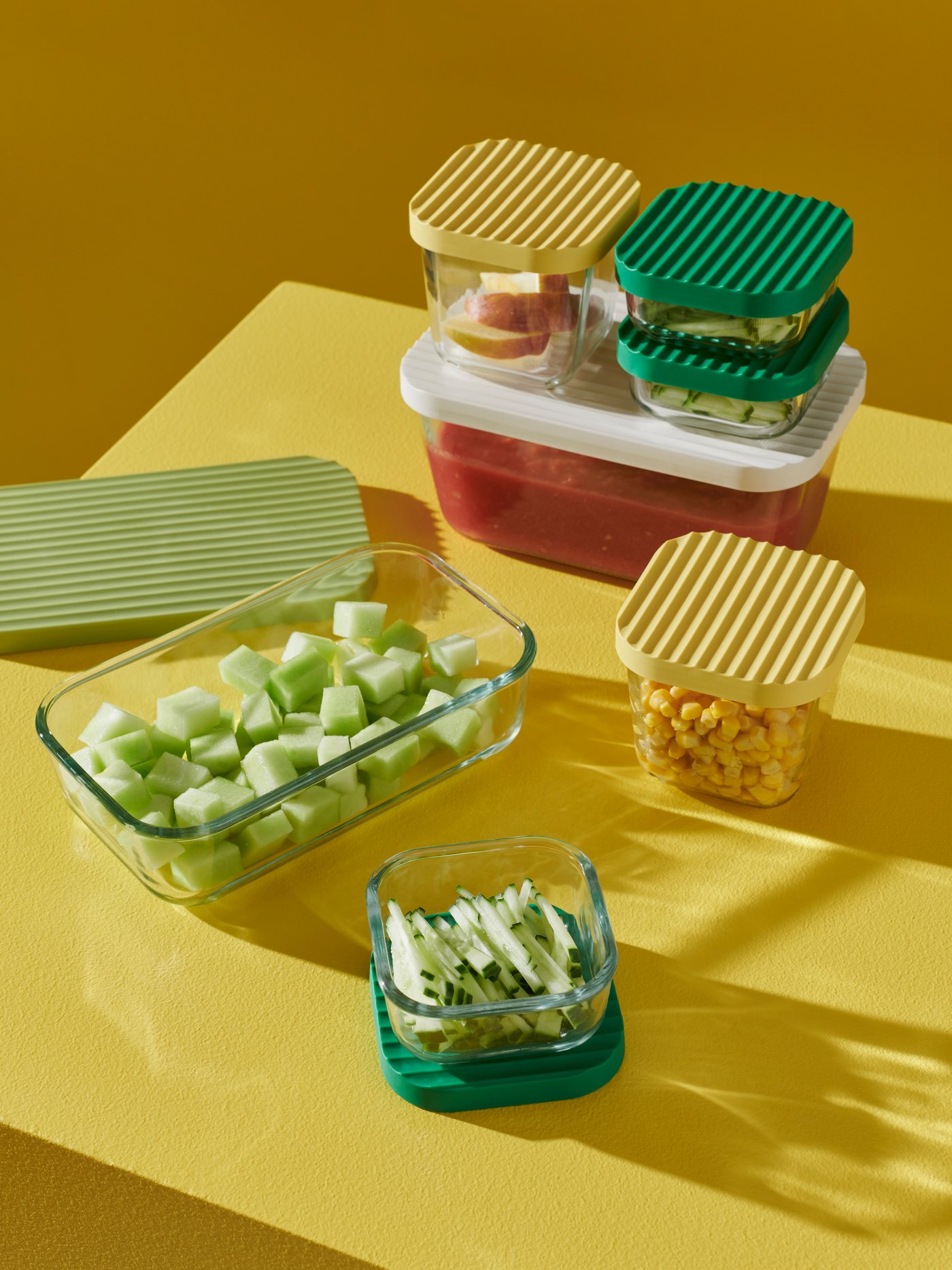 A transparent/multicolour HAVSTOBIS food container with lid in the NA