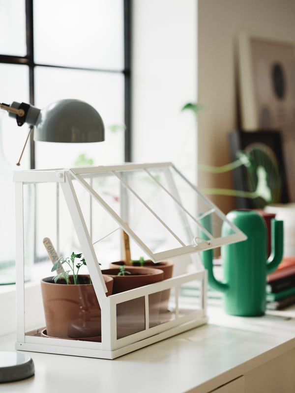 An in/outdoor/white ÅKERBÄR greenhouse