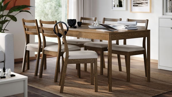 A brown oak veneer/brown oak effect Fridtuna light beige TONSTAD table and 6 chairs in the dining room