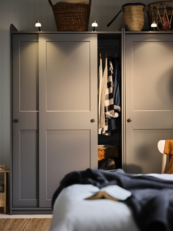 Bedroom setting