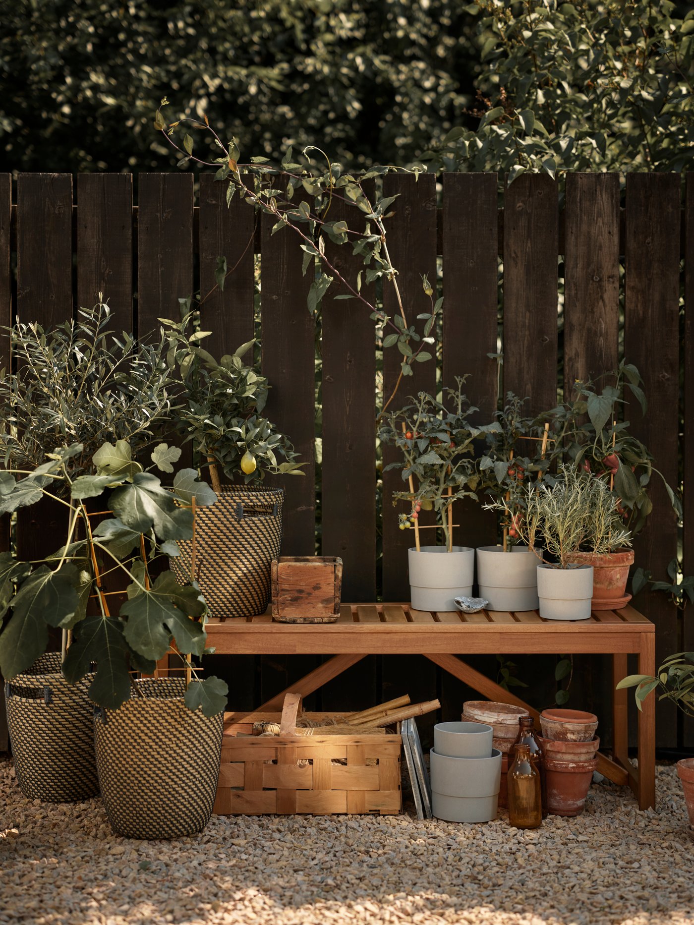 An in/outdoor grey NYPON plant pot