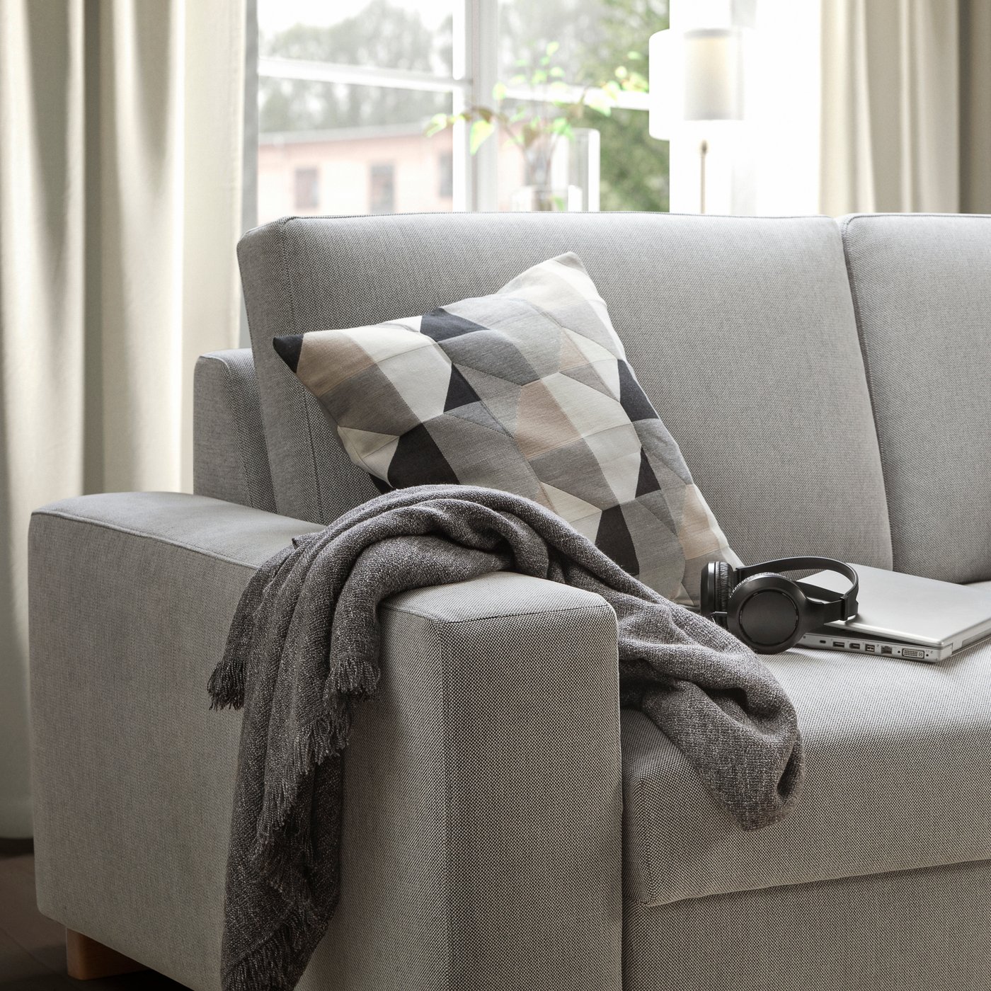 A Tallmyra black/white SÖRVALLEN 2-seat sofa