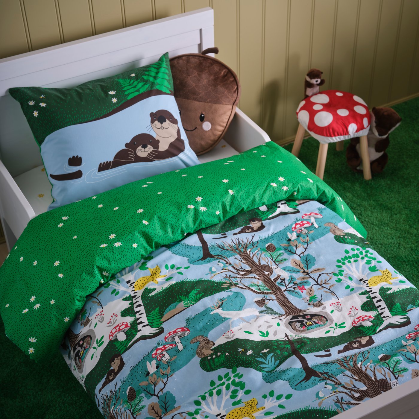 A FLISAT children's stool in the childrens room