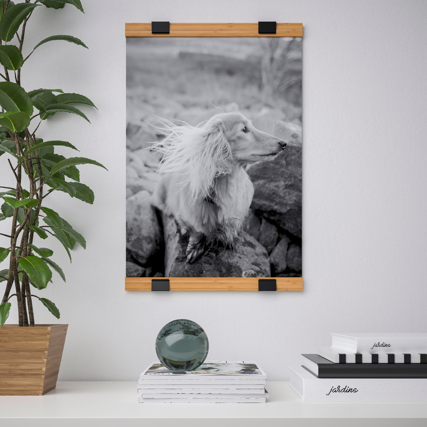 A bamboo VISBÄCK poster hanger