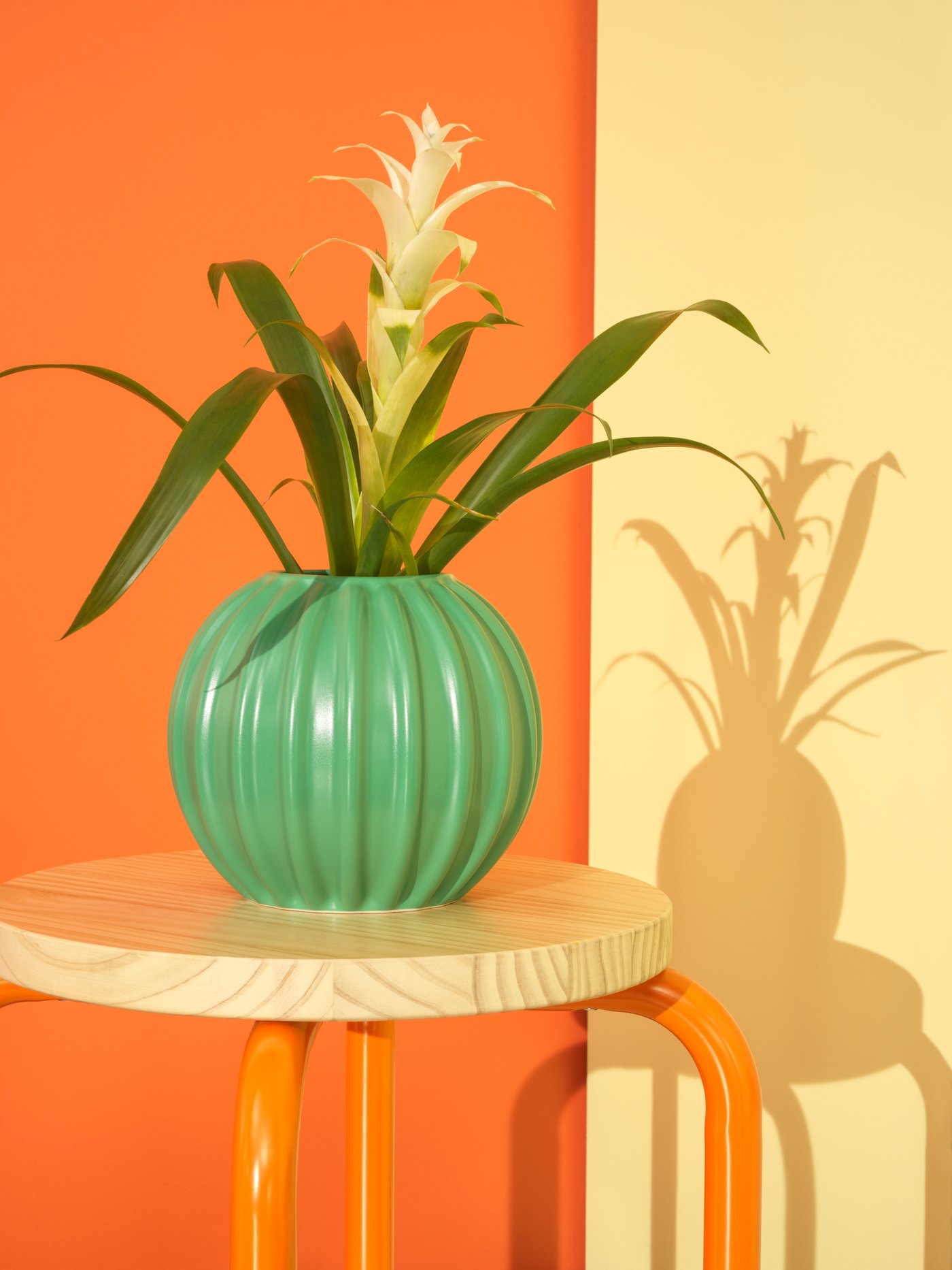 A green SKOGSTUNDRA vase