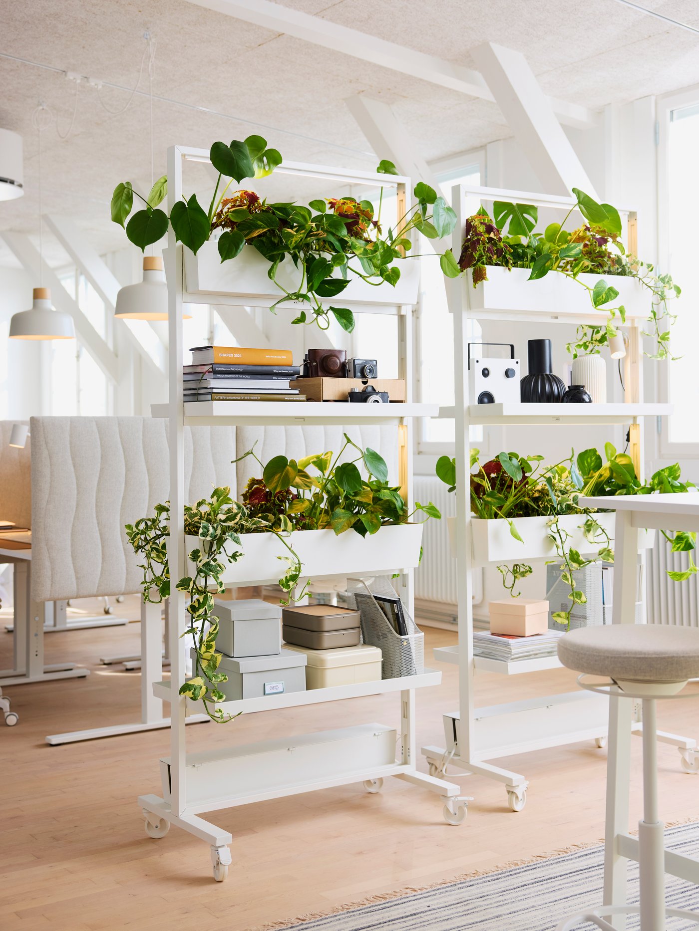 MITTZON office and desk dividers help create calm, focused workspaces. With floor-standing screens and desk dividers, the range offers flexible solutions for different spaces and activities. A wave-inspired pattern brings a natural, biophilic touch to the workplace.