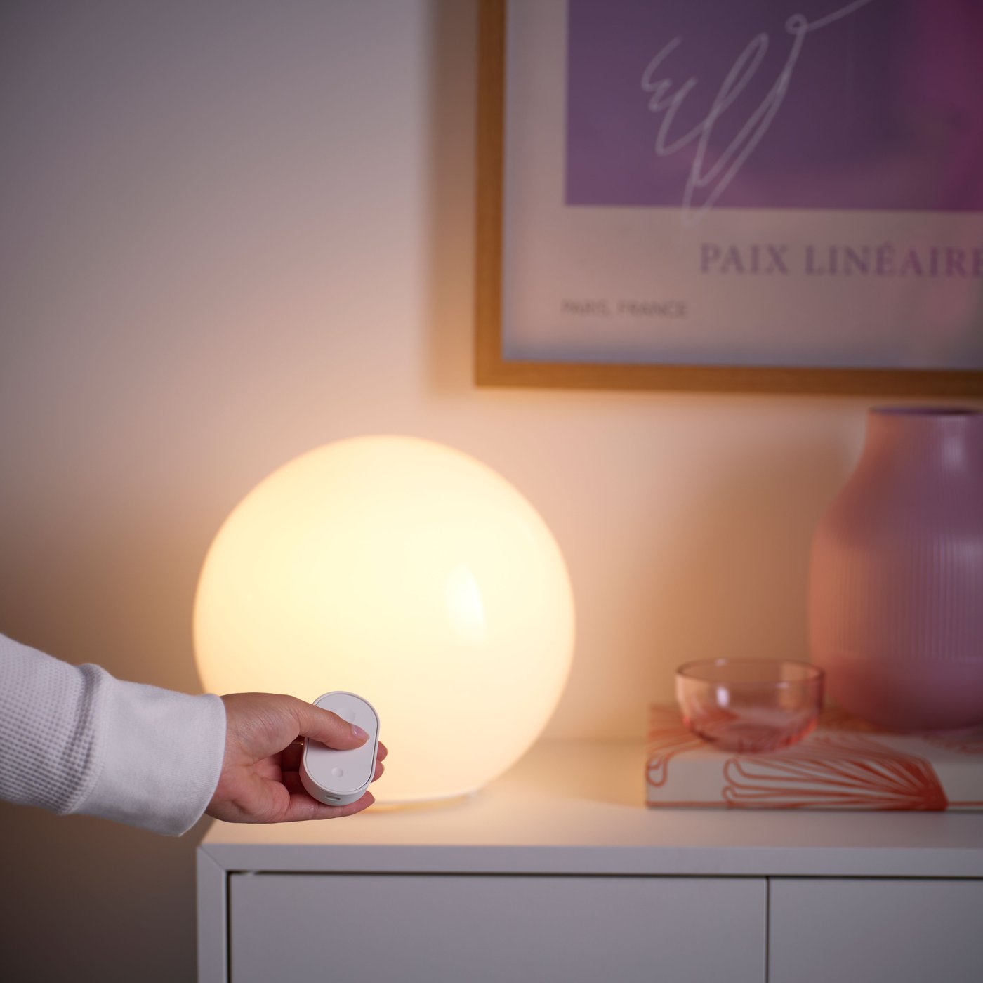 A white FADO table lamp in the bedroom