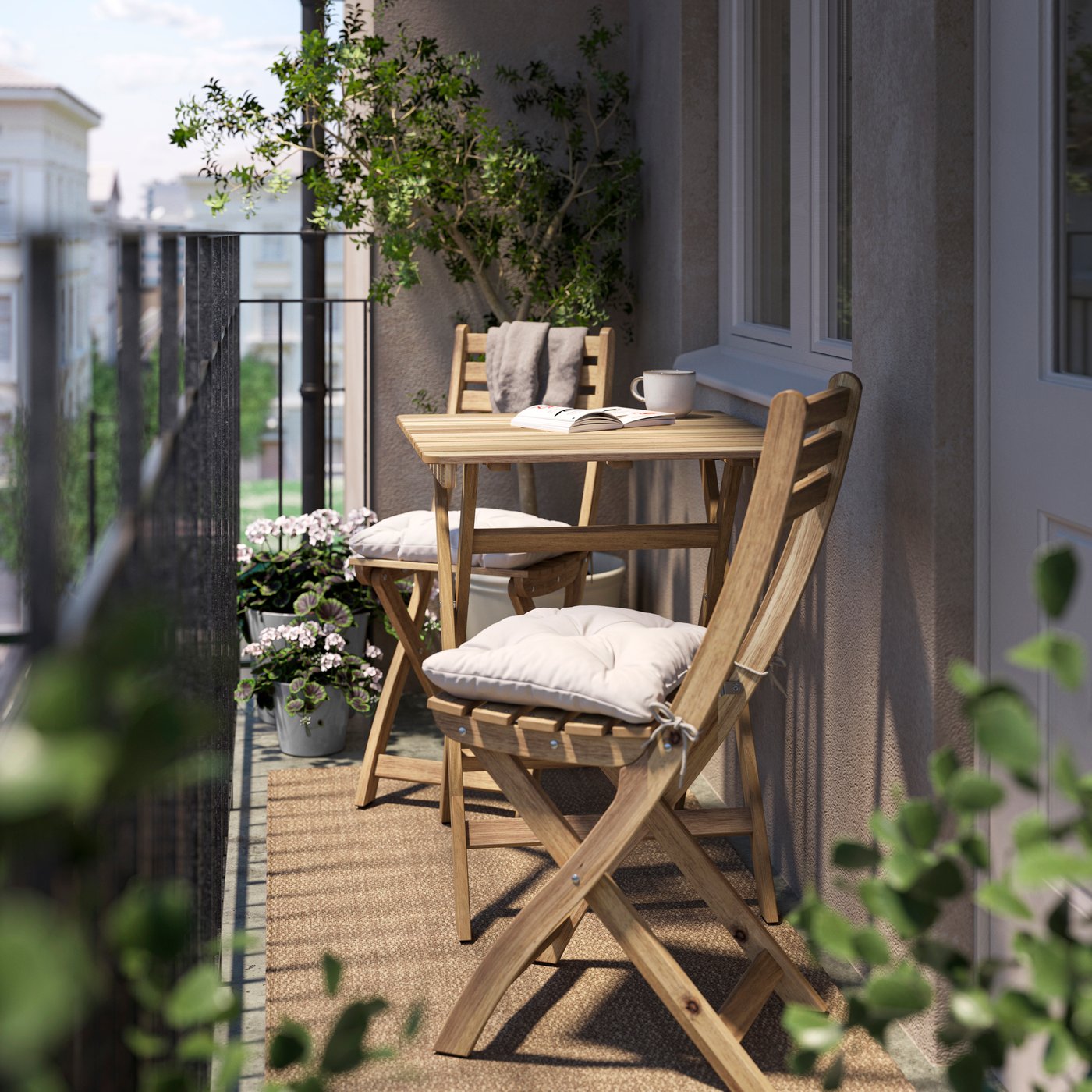 An acacia/Kuddarna light grey-beige ASKHOLMEN table+2 folding chairs, outdoor