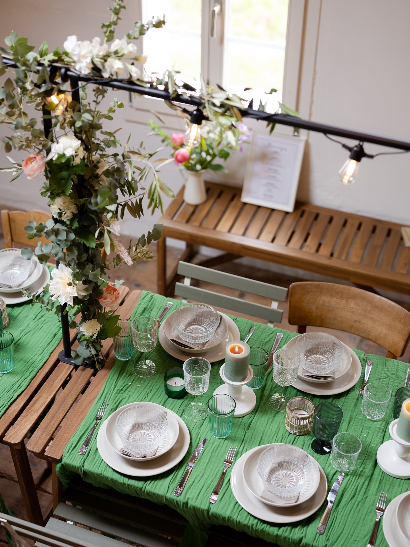 A black adjustable/outdoor indoor HELGEÖ decorating rod for table