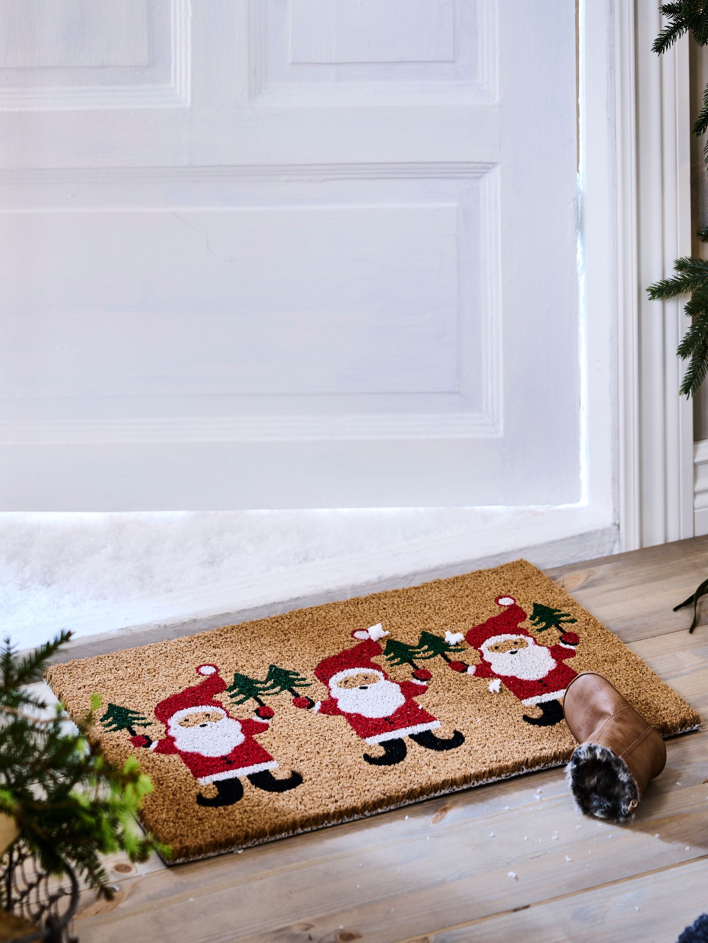 A Santa Claus pattern natural VINTERFINT door mat