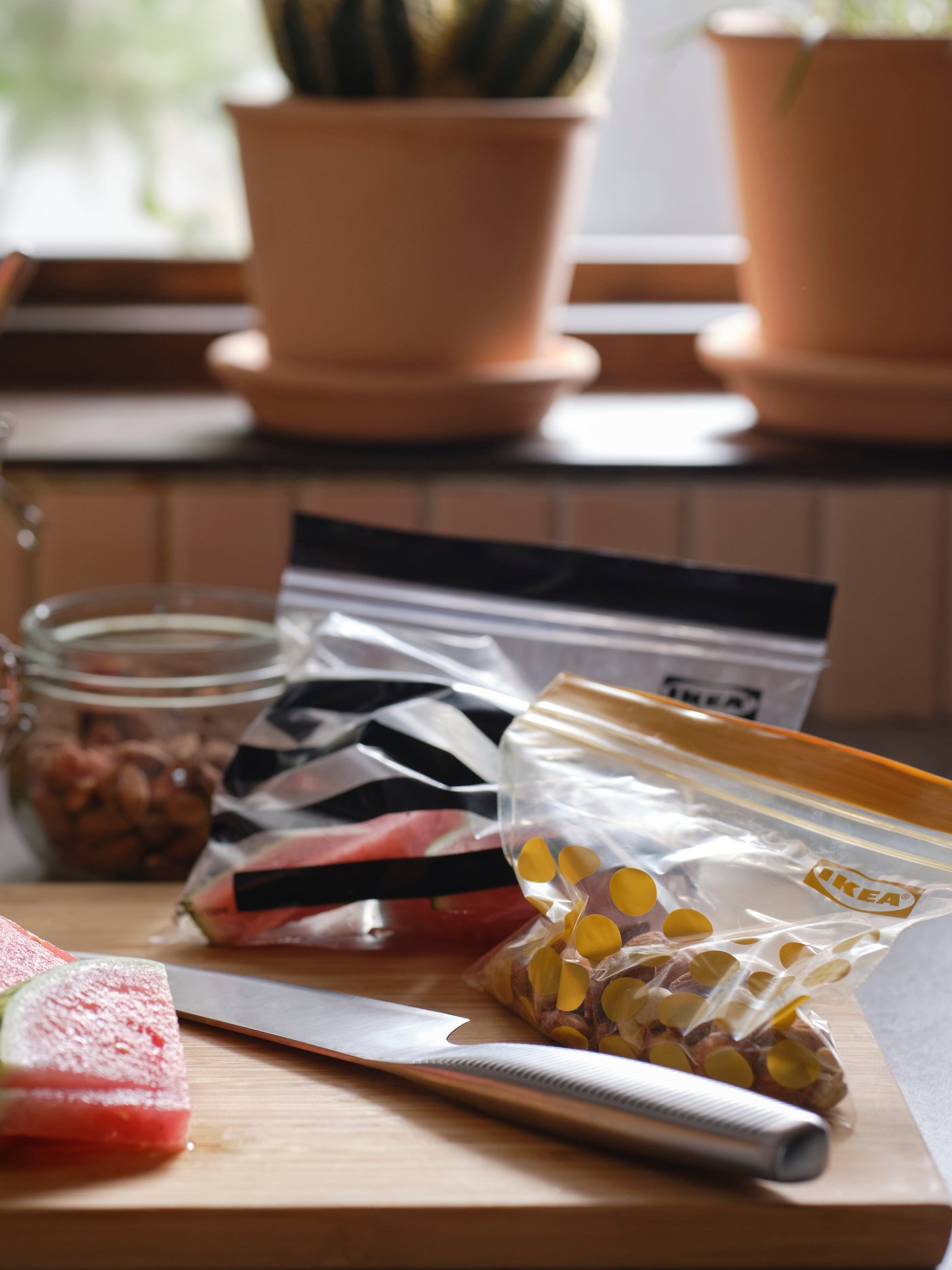 A patterned/black yellow ISTAD resealable bag