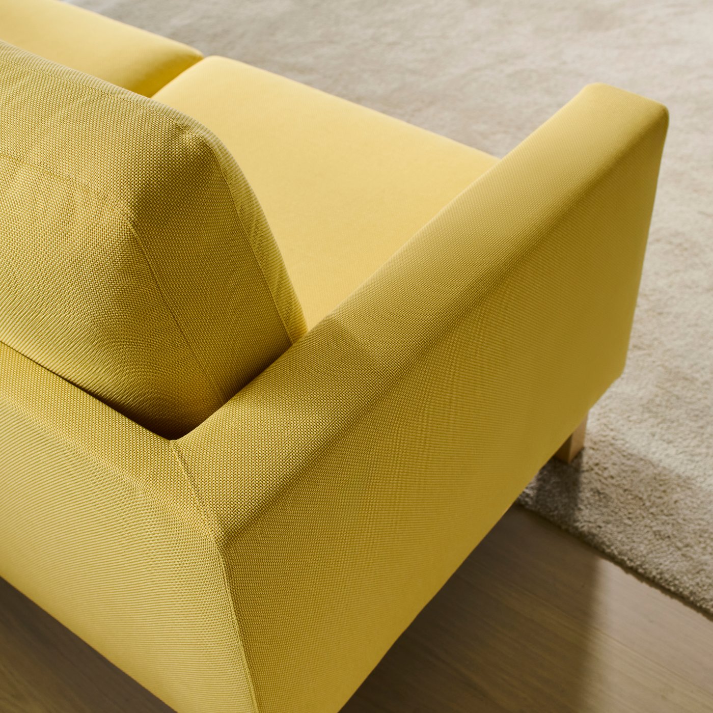 SALTSJÖBADEN gul sofa
