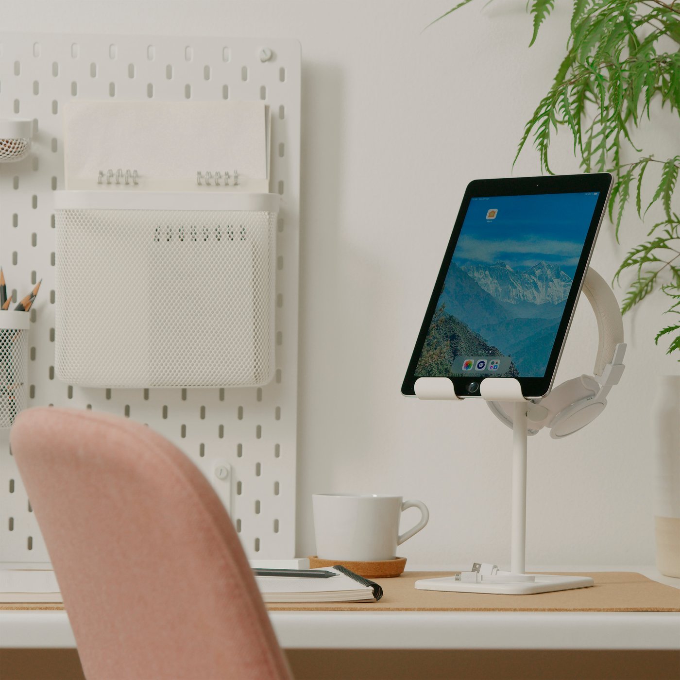 A HAVREHOJ holder for tablet.
