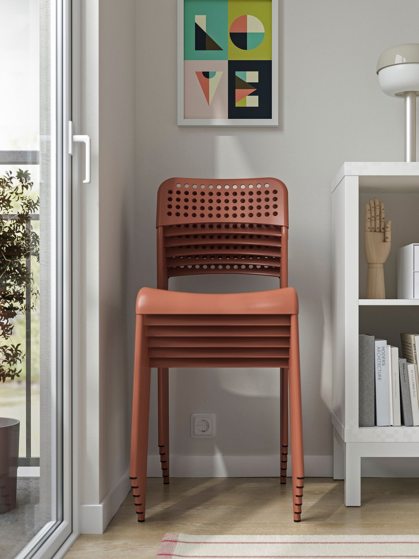 A red-brown SANDSBERG chair