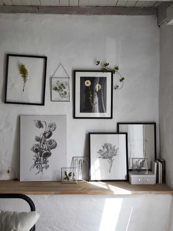 A silver-colour LERBODA frame