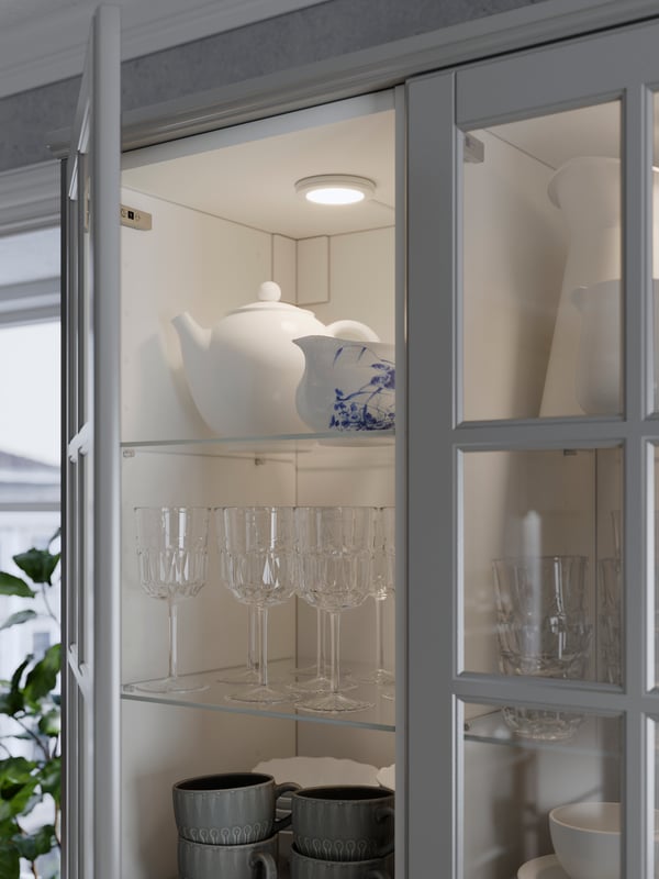 Armoire de cuisine avec spot MITTLED. 