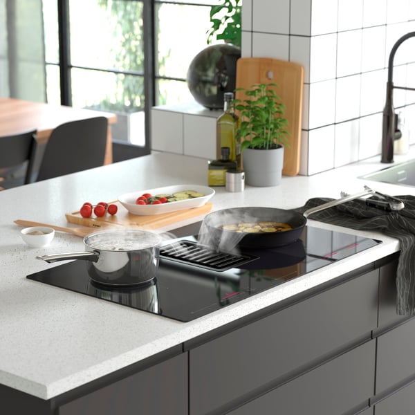 Eine IKEA 365+ Bratpfanne in der Küche