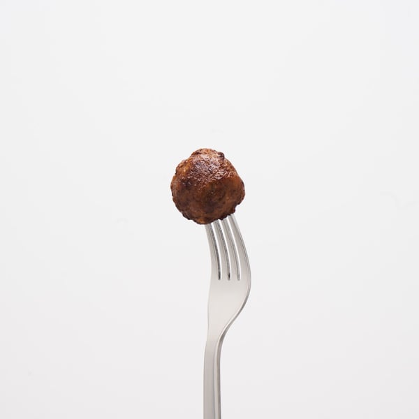 A frozen HUVUDROLL plant balls in the kitchen