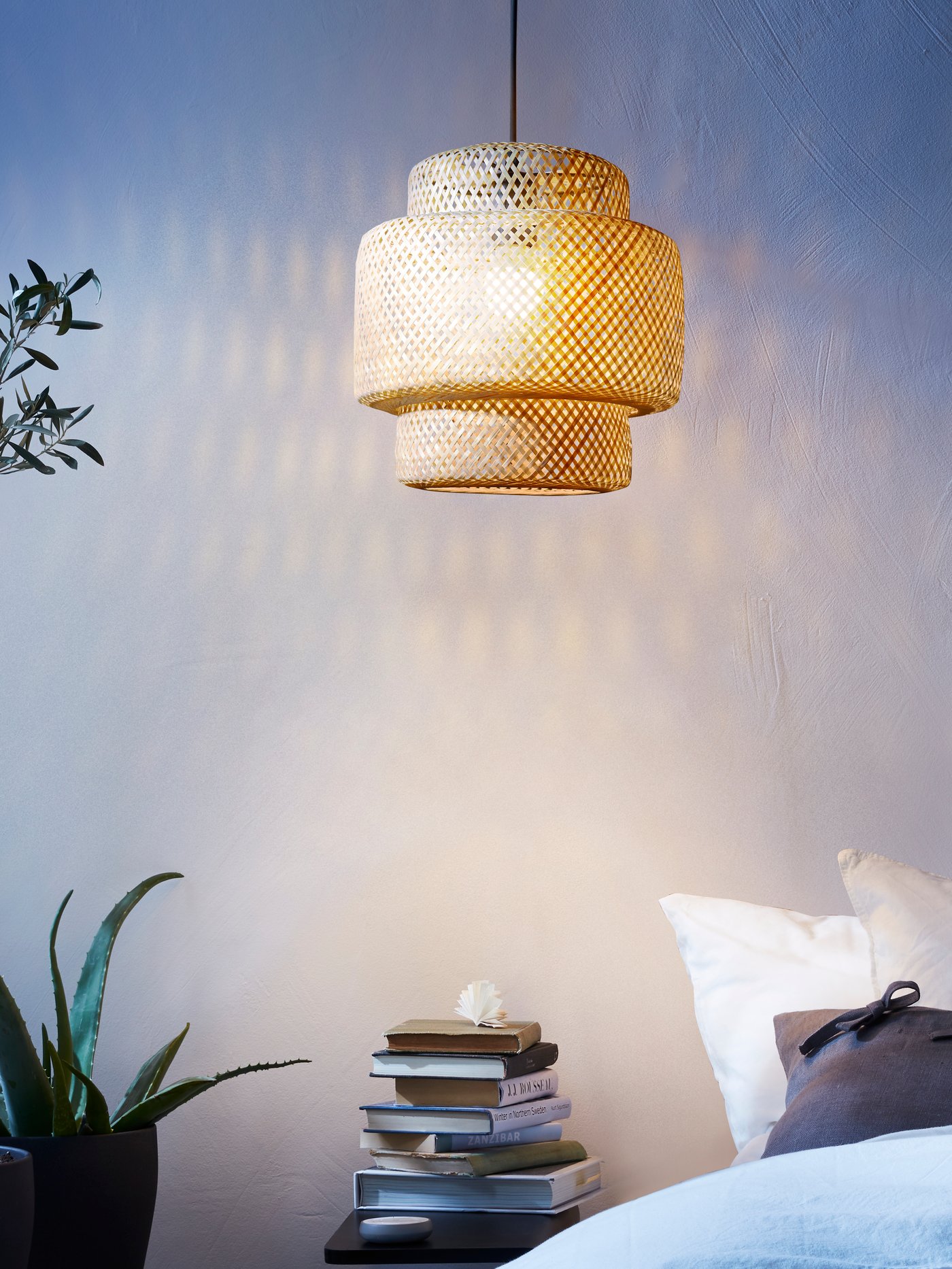 A bamboo/handmade SINNERLIG pendant lamp