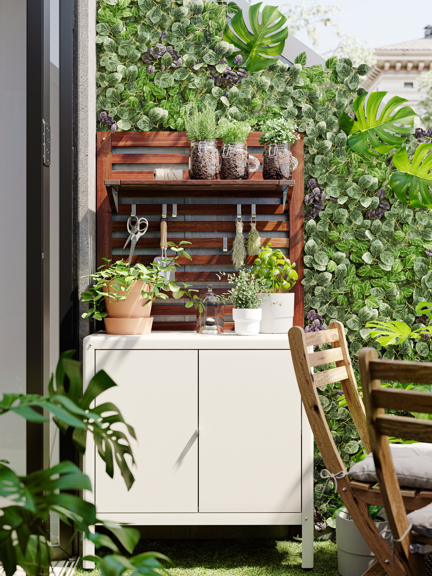 A wall mounted/in/outdoor green/lilac FEJKA artificial plant outside
