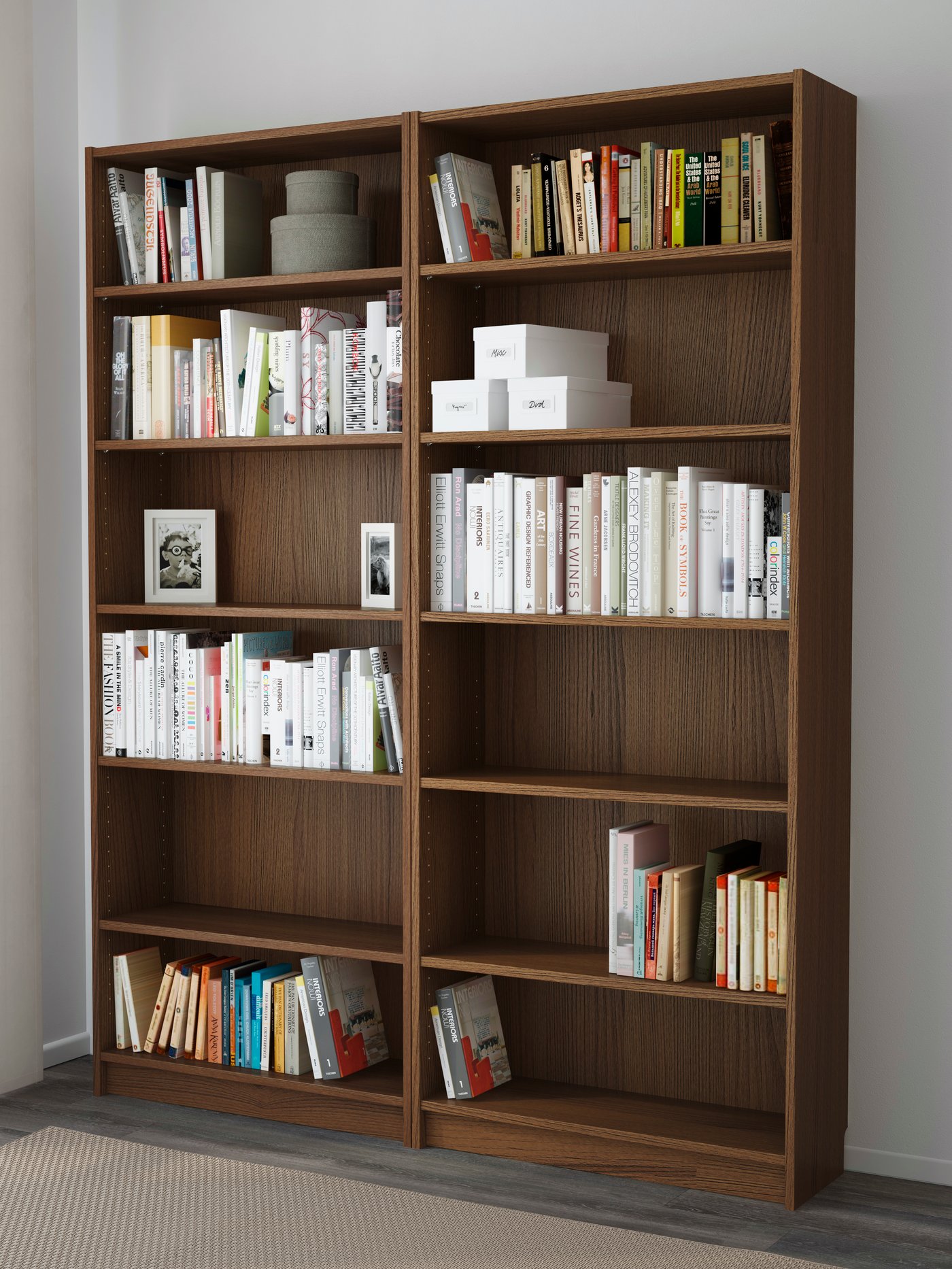Un librero BILLY café con libros