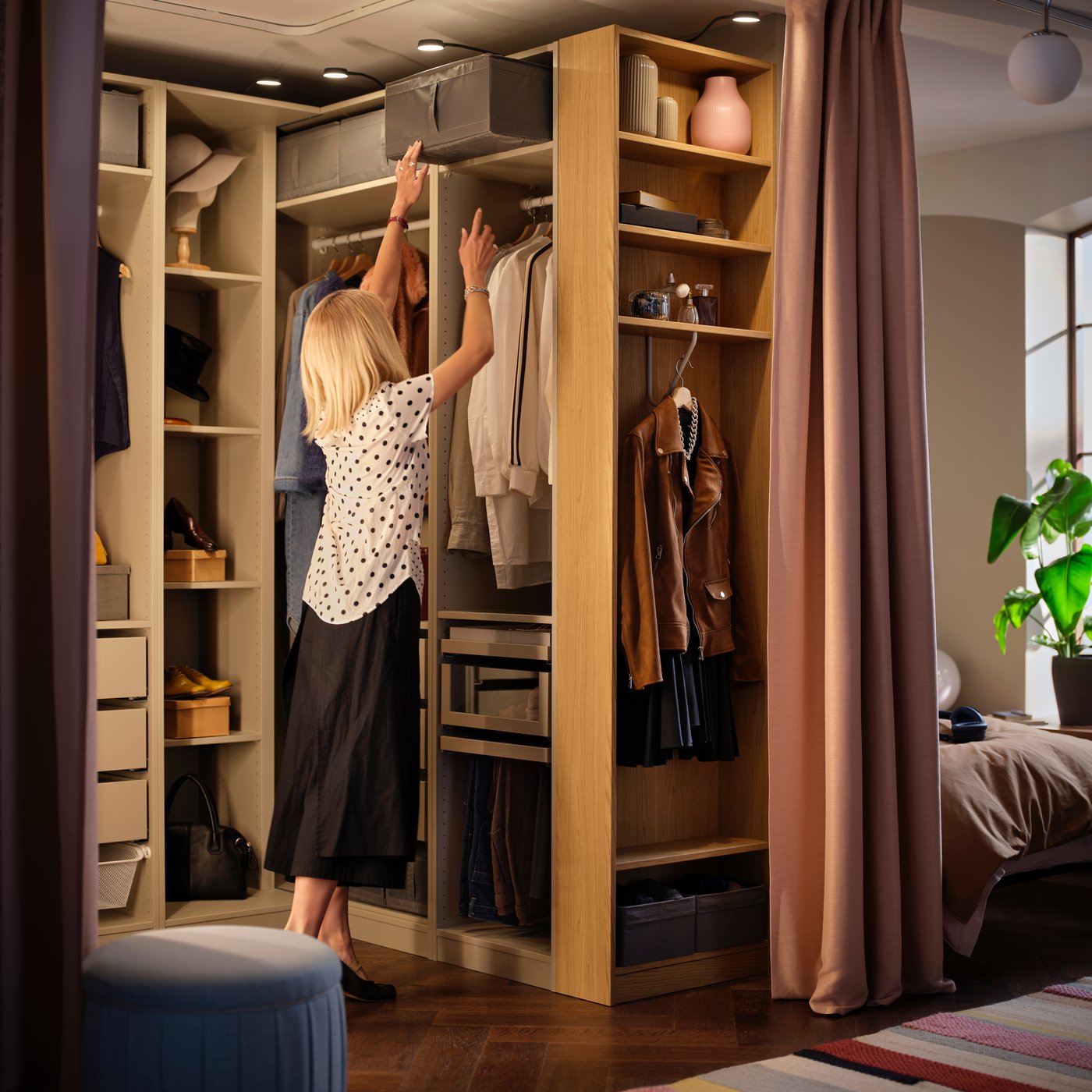 A dark grey SKUBB storage case in the bedroom