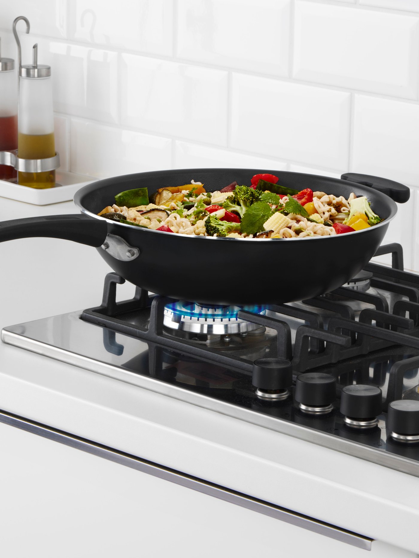 A black TOLERANT wok