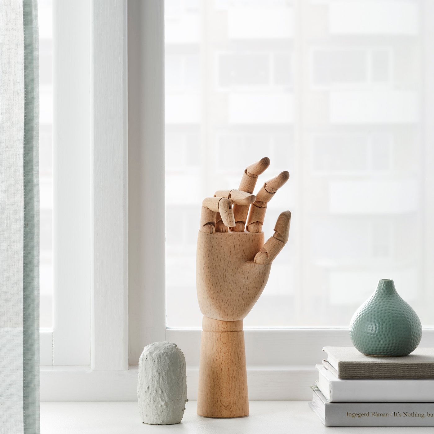 A natural HANDSKALAD decoration, hand
