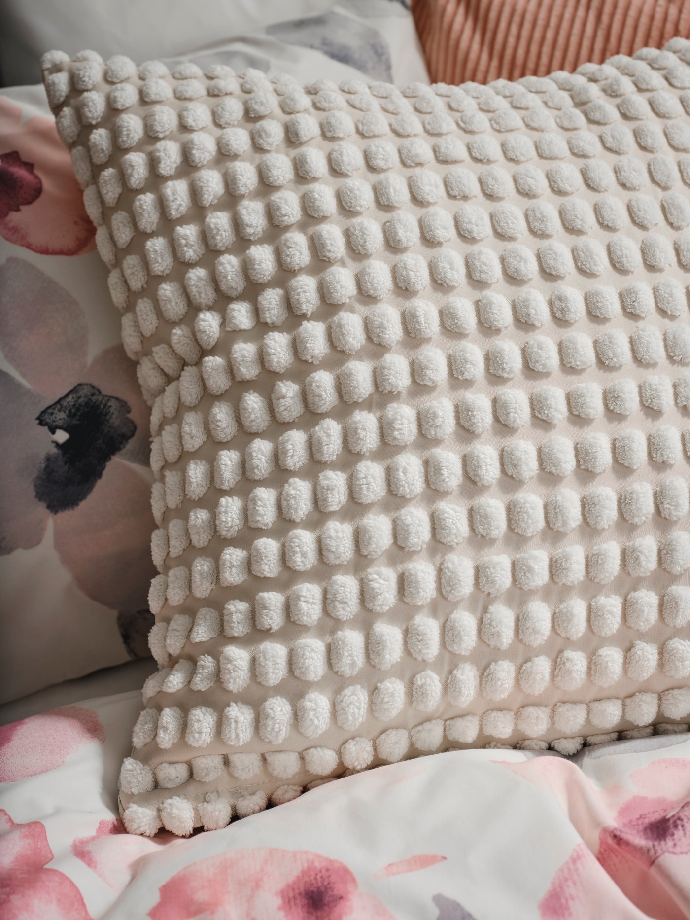A white/multicolour LAPPNYCKLAR duvet cover and pillowcase in the NA