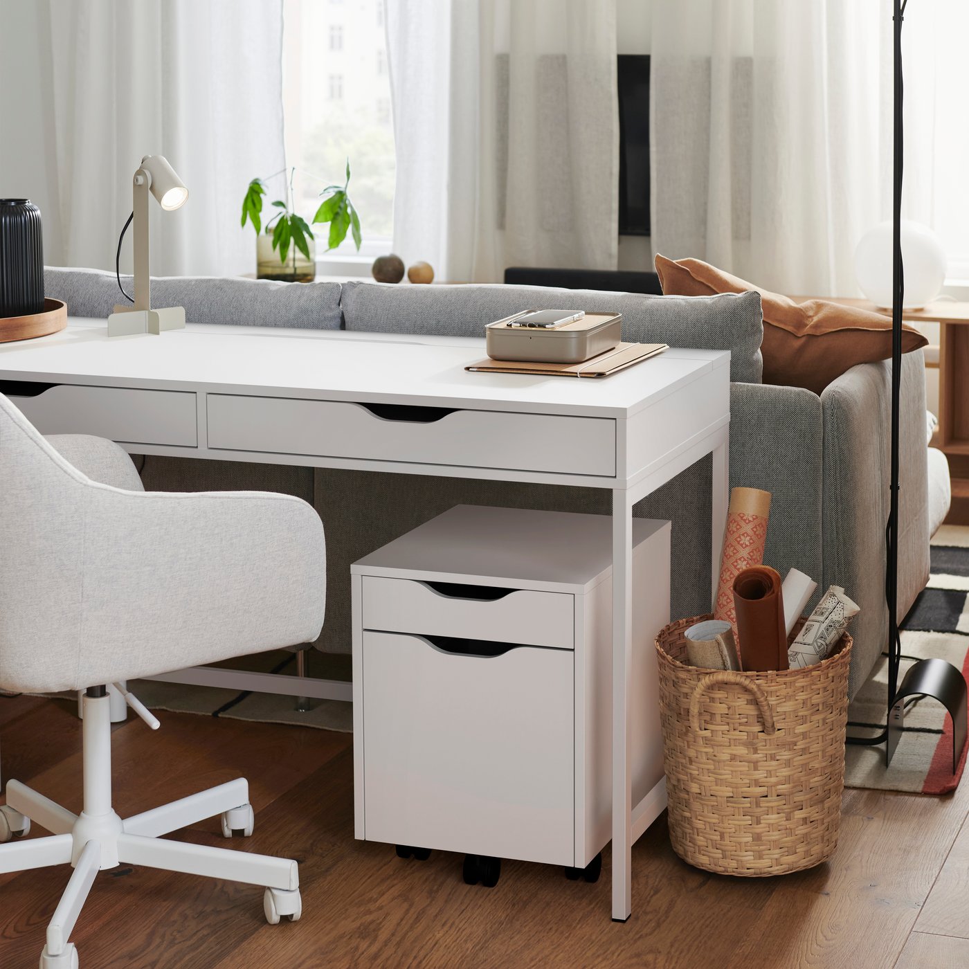 A white ALEX desk
