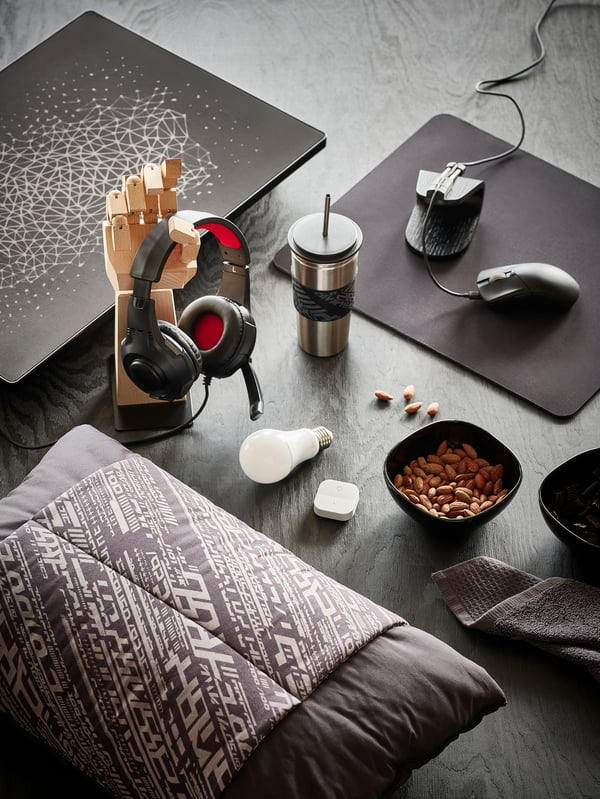 A LÅNESPELARE multi-functional cushion/blanket