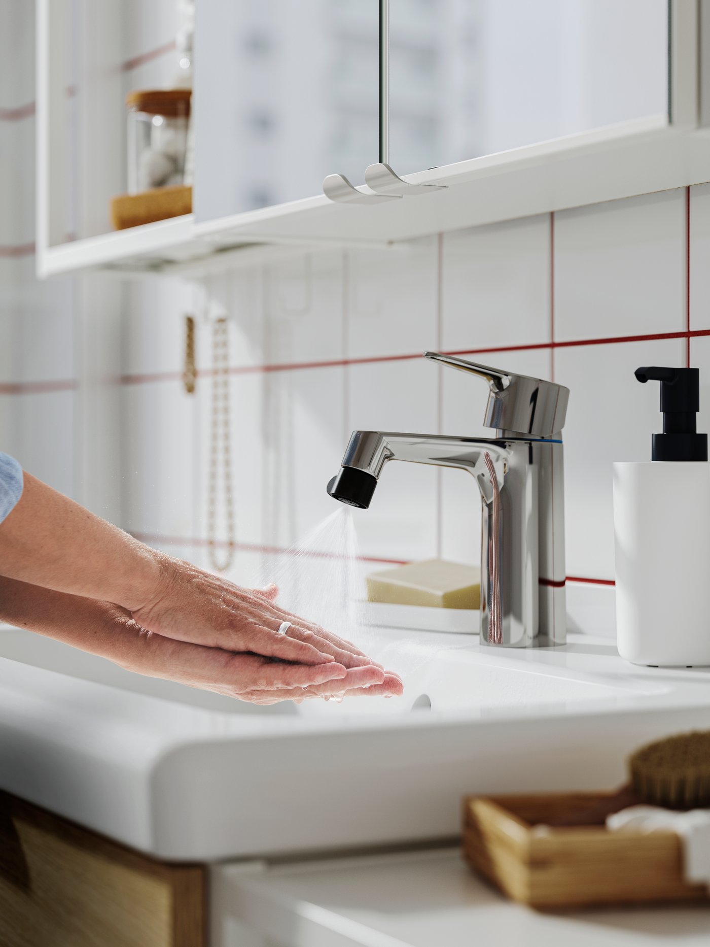 A white STORAVAN 3-piece bathroom set in the bathroom