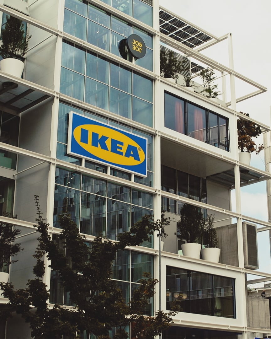 Das Bild zeigt die Außenfassade des Einrichtungshauses IKEA Westbahnhof.
