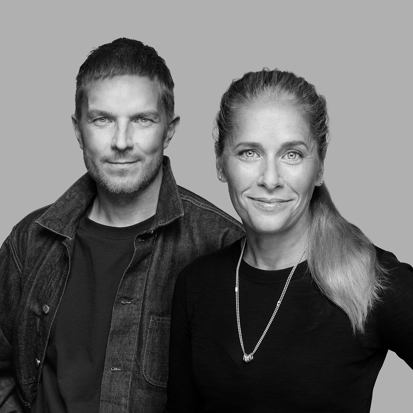 FRÖTORP Side table, anthracite marble effect/black glass, 48 cm