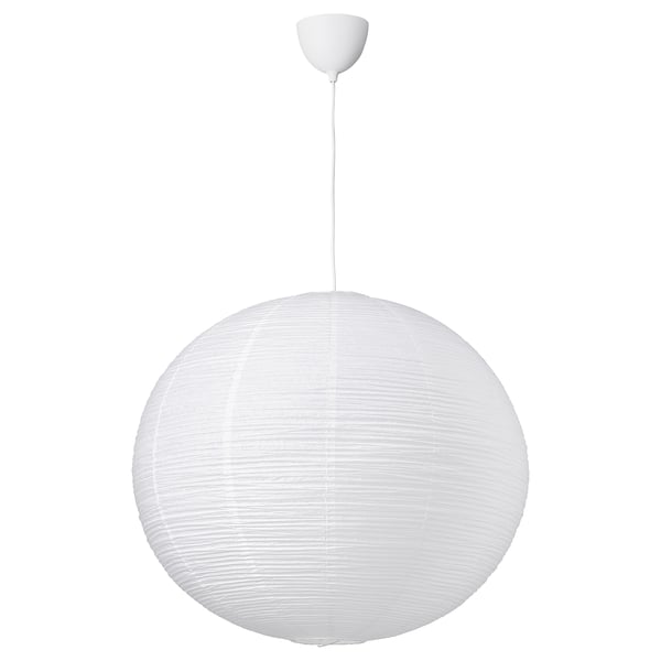 GULLSUDARE: vit, rund taklampa med design av vävt rispapper.