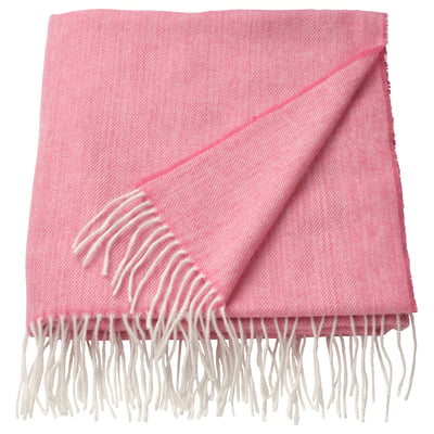 Knallrosa HOLMVI pläd med fransar, mjuk, återvunnen polyester.