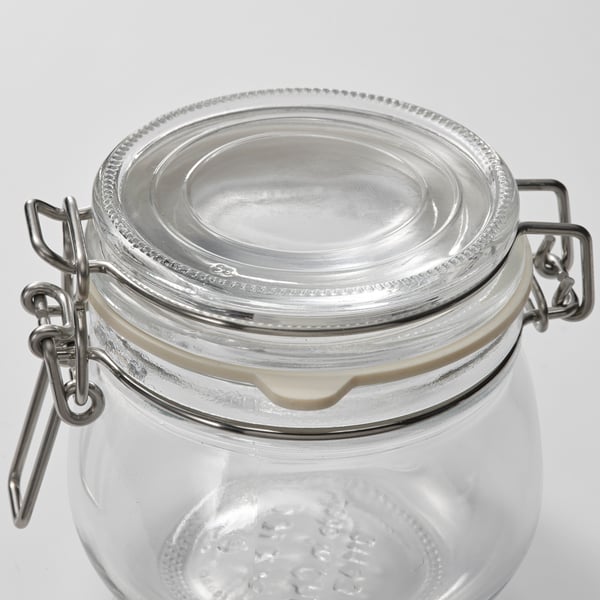 Burk i klart glas med säkert lock i metall, förseglad gummiring som säkerställer lufttät förslutning.