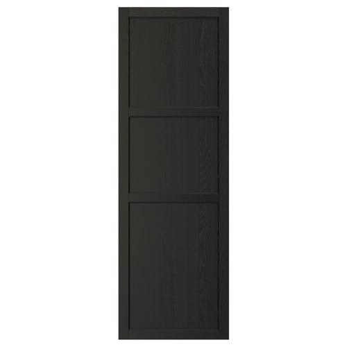 LERHYTTAN svart köksskåp med stomme i massivt trä och fanerpaneler, traditionell design.