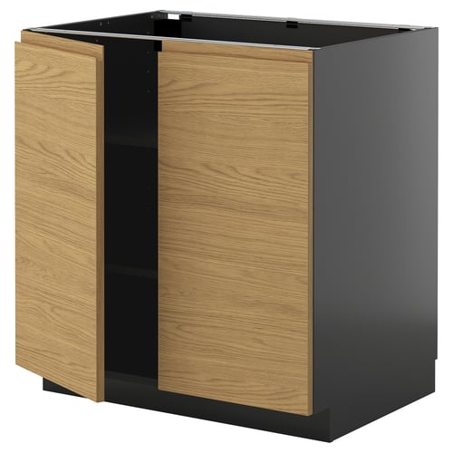 METOD köksskåp med ekfront, mörkgrå topp och två öppna trädörrar, modern minimalistisk.