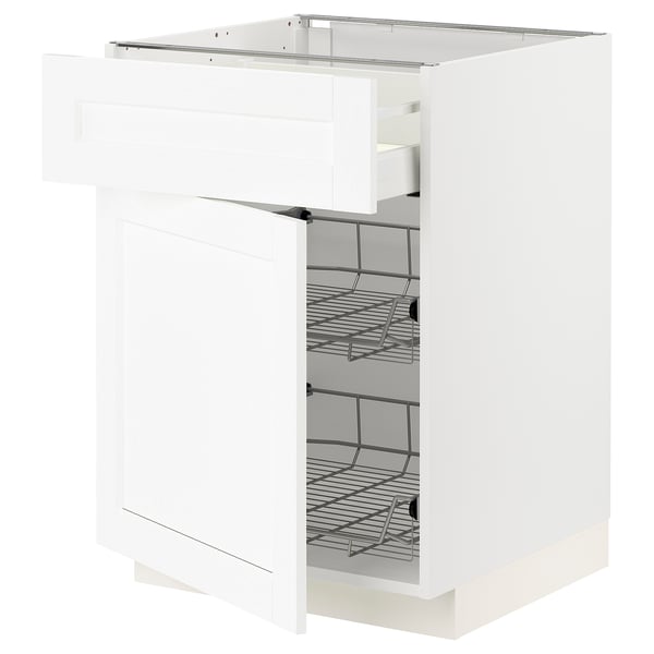 METOD vitt köksskåp med utdragbara trådbackar och slätstängande låda, elegant trädesign.