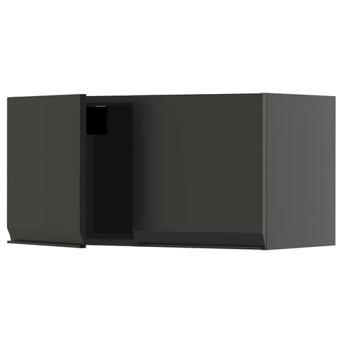 Modernt svart köksskåp med elegant, minimalistisk design. Två dörrar med integrerade handtag och vinklade kanter.