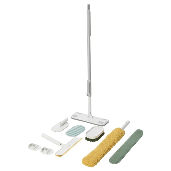 Multifunktionellt rengöringsverktygsset med teleskophandtag, mikrofiberdukar, dammvippa och borstar. Vit och gul, plast, mikrofiber, aluminium.