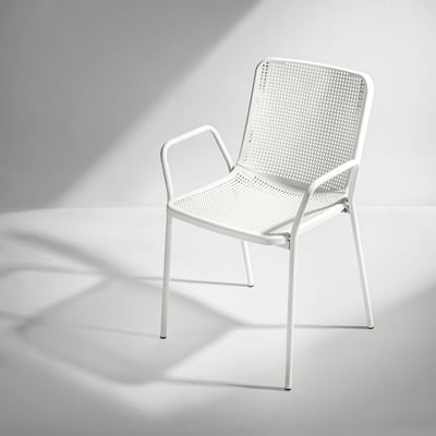 TORPARÖ vit metallstol: modern, perforerad design, liten, hållbar.
