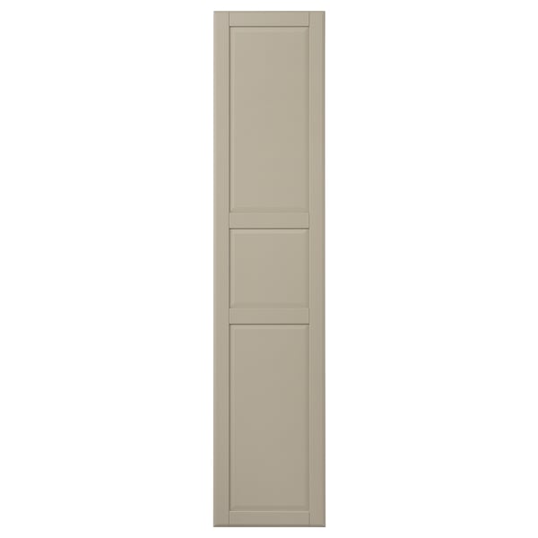 En TYSSEDAL gråbeige skåpdörr med en klassisk paneldesign, med rundade kanter och en slitstark målad finish.