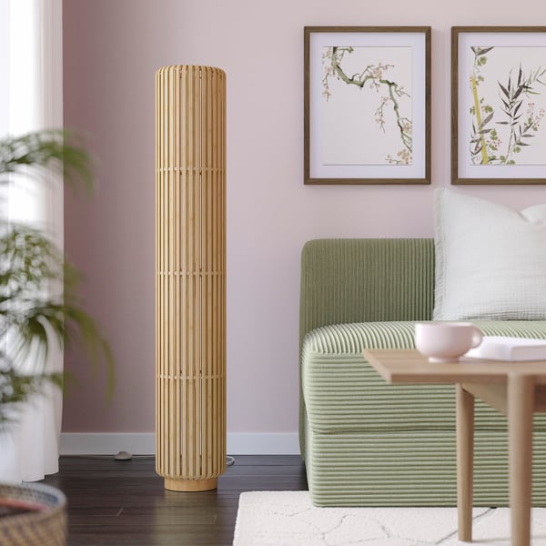 VARPTROSS Golvlampa, bambu, 118 cm